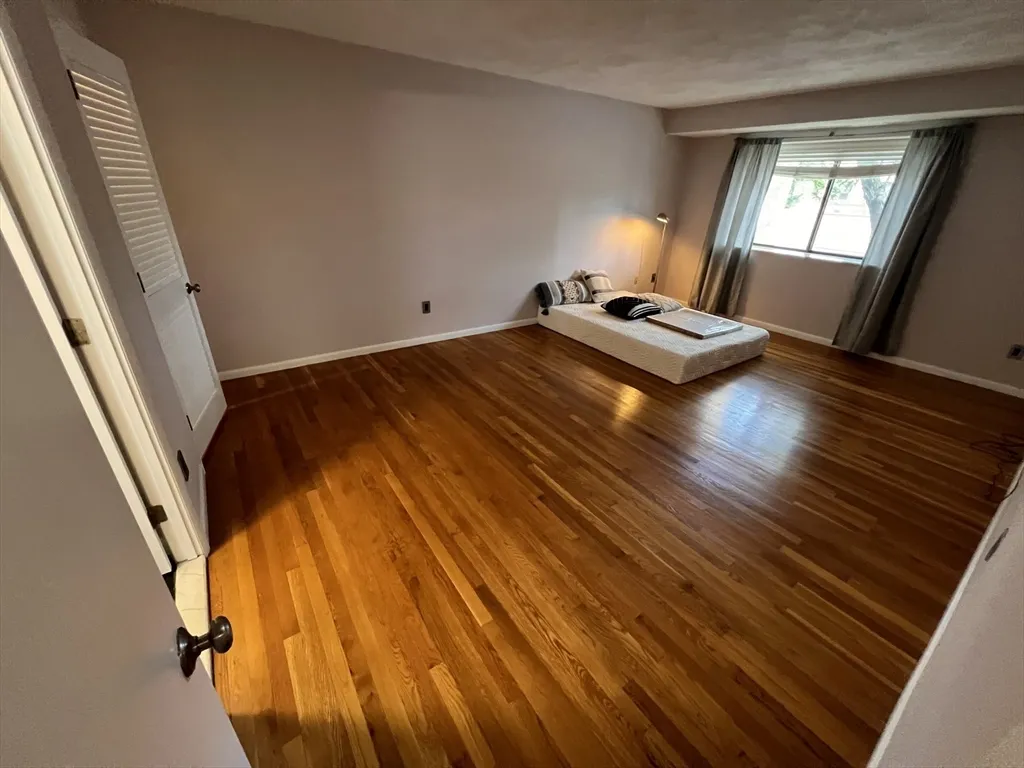 41 Centre St, North Brookline