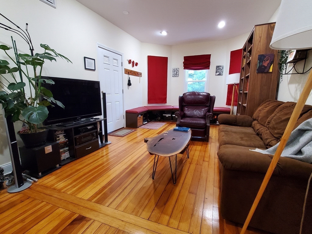 11 Juliette, Dorchester