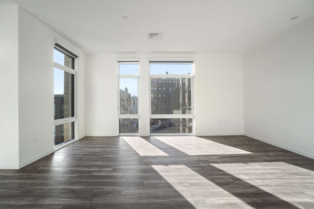 839 Beacon St, Fenway