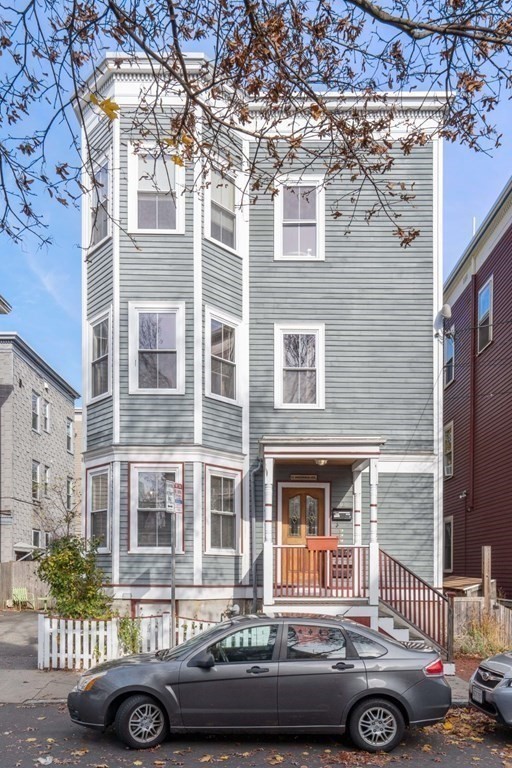 12 Magnolia Ave, Mid-Cambridge