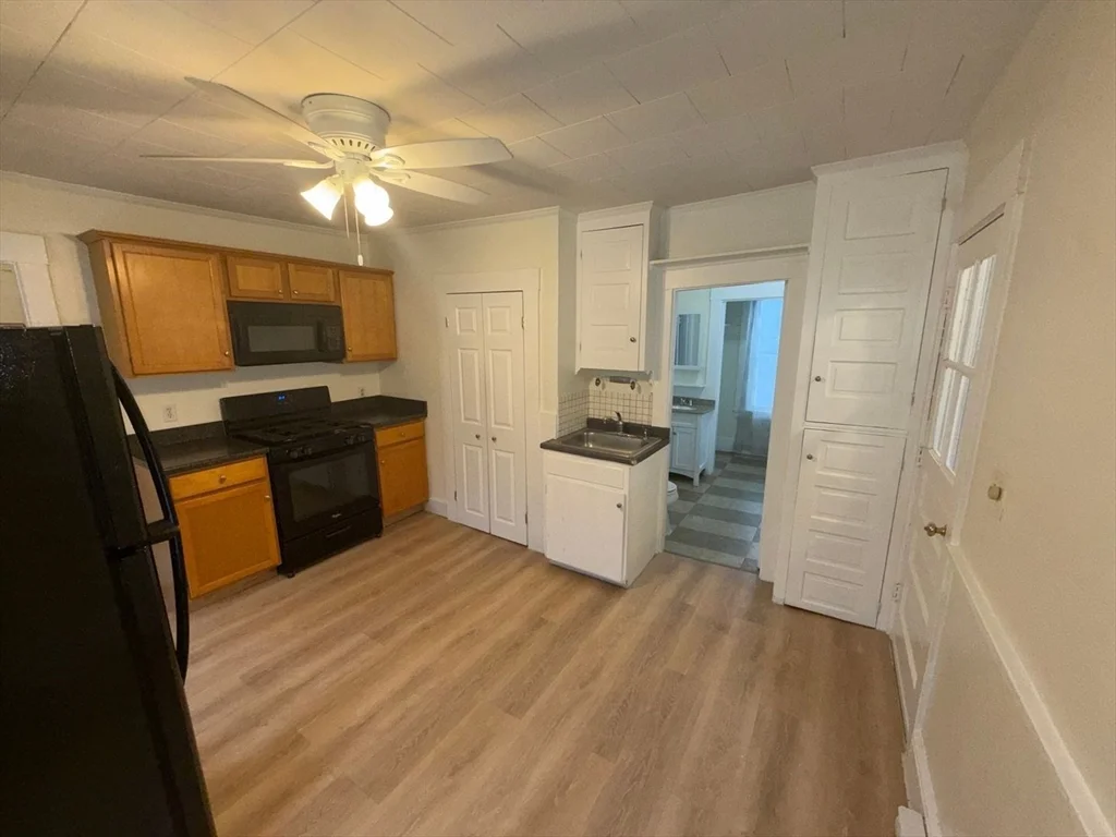 36 Second St, North Andover