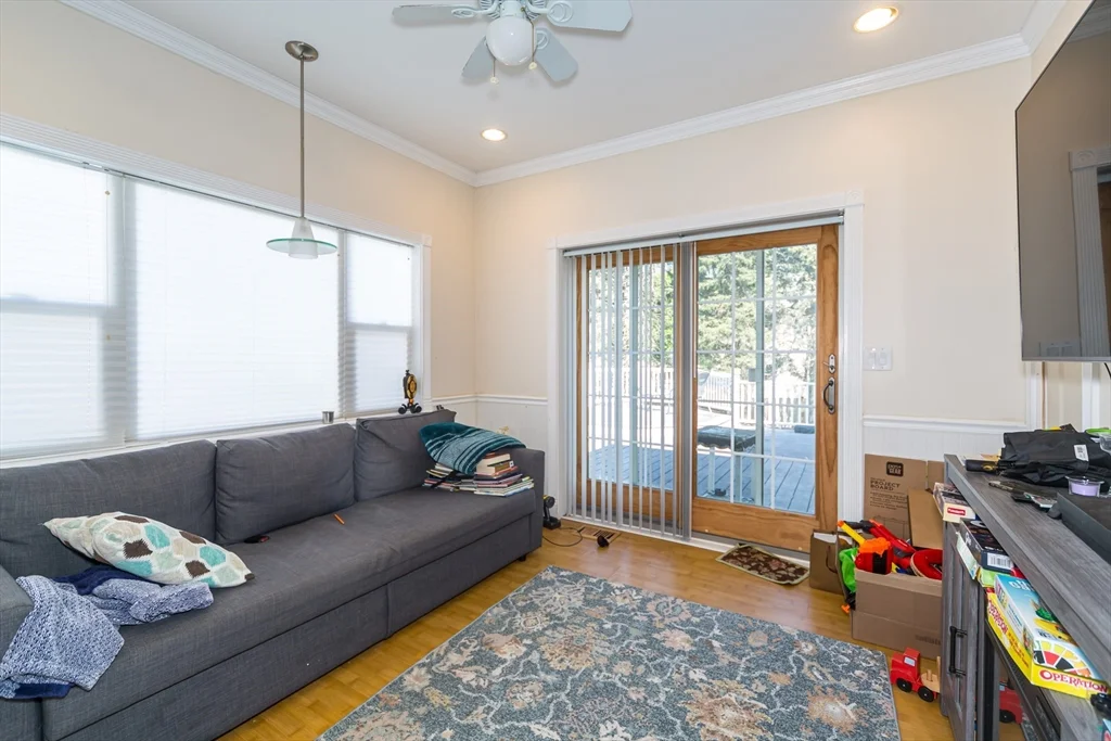 26 Pine St, Natick