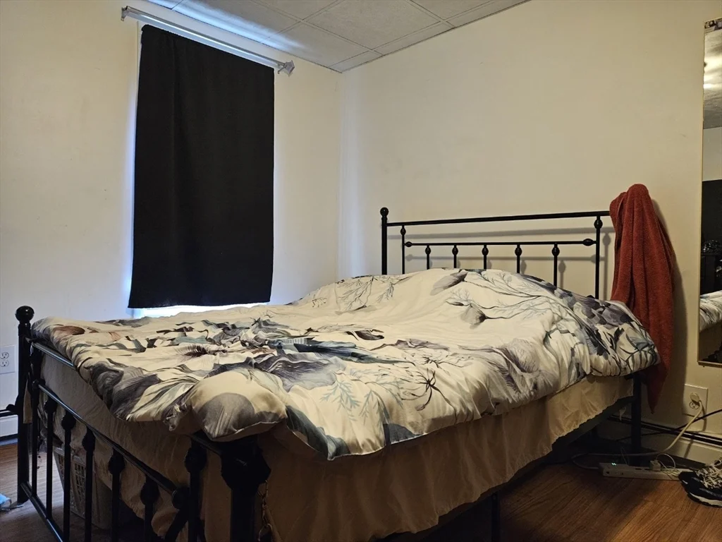 206 Paris St, East Boston