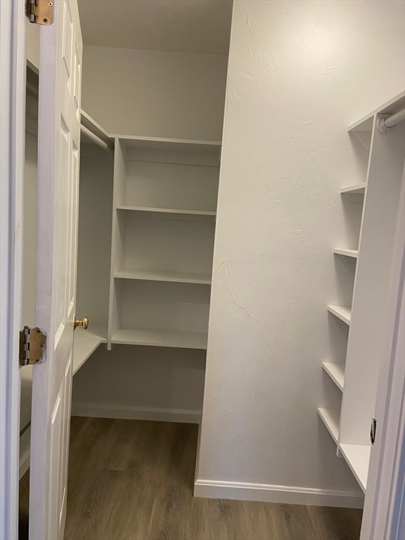 5 Eagle Dr, Shrewsbury