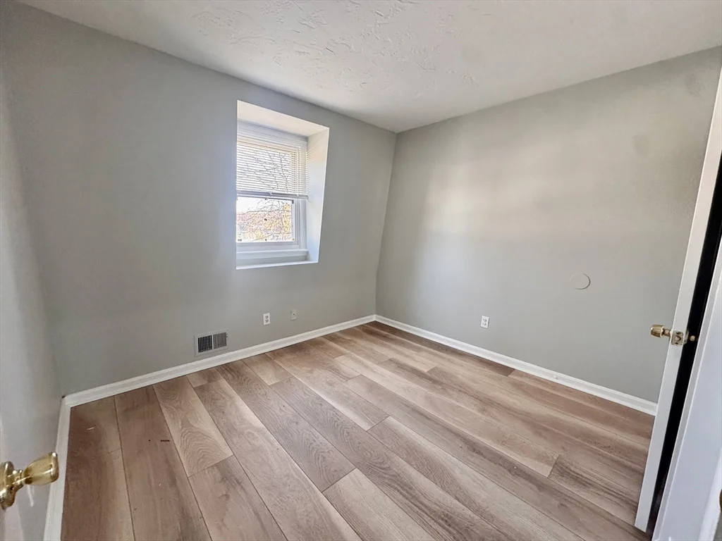 68 Readville, Hyde Park