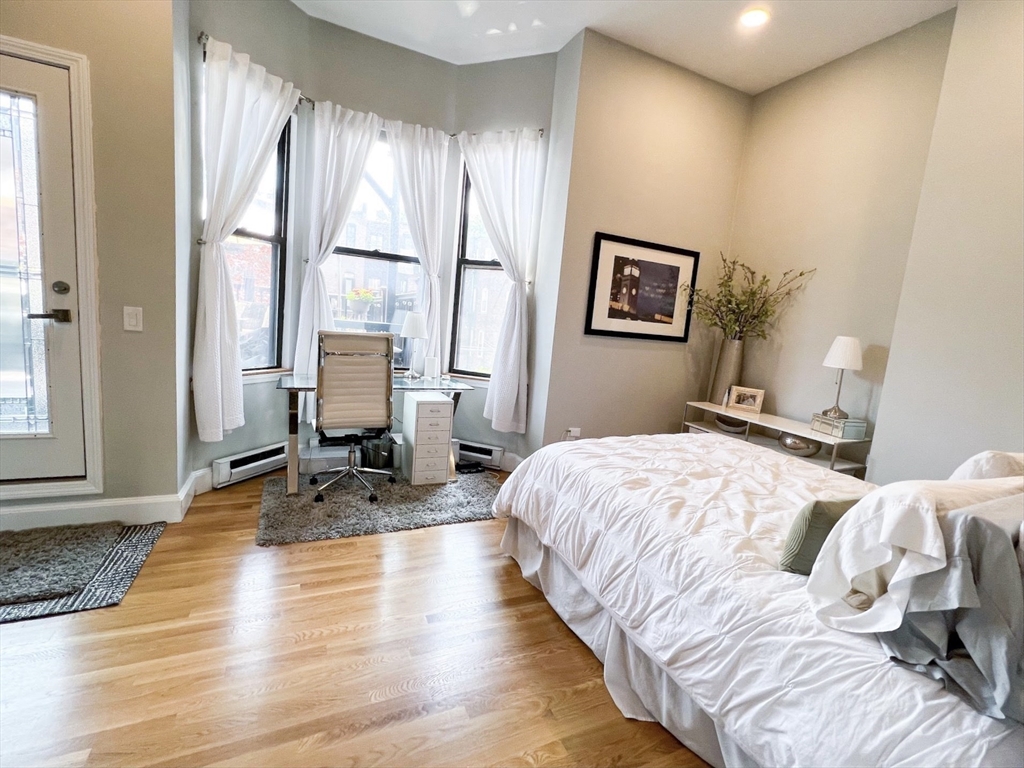 16 Claremont Park, South End