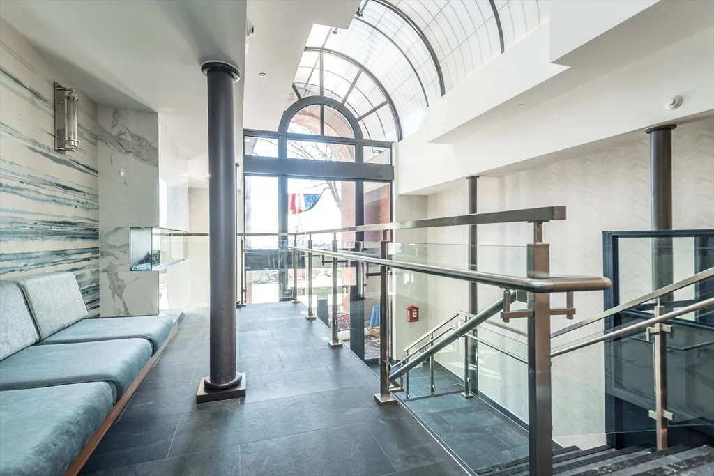 300 Commercial St, Waterfront