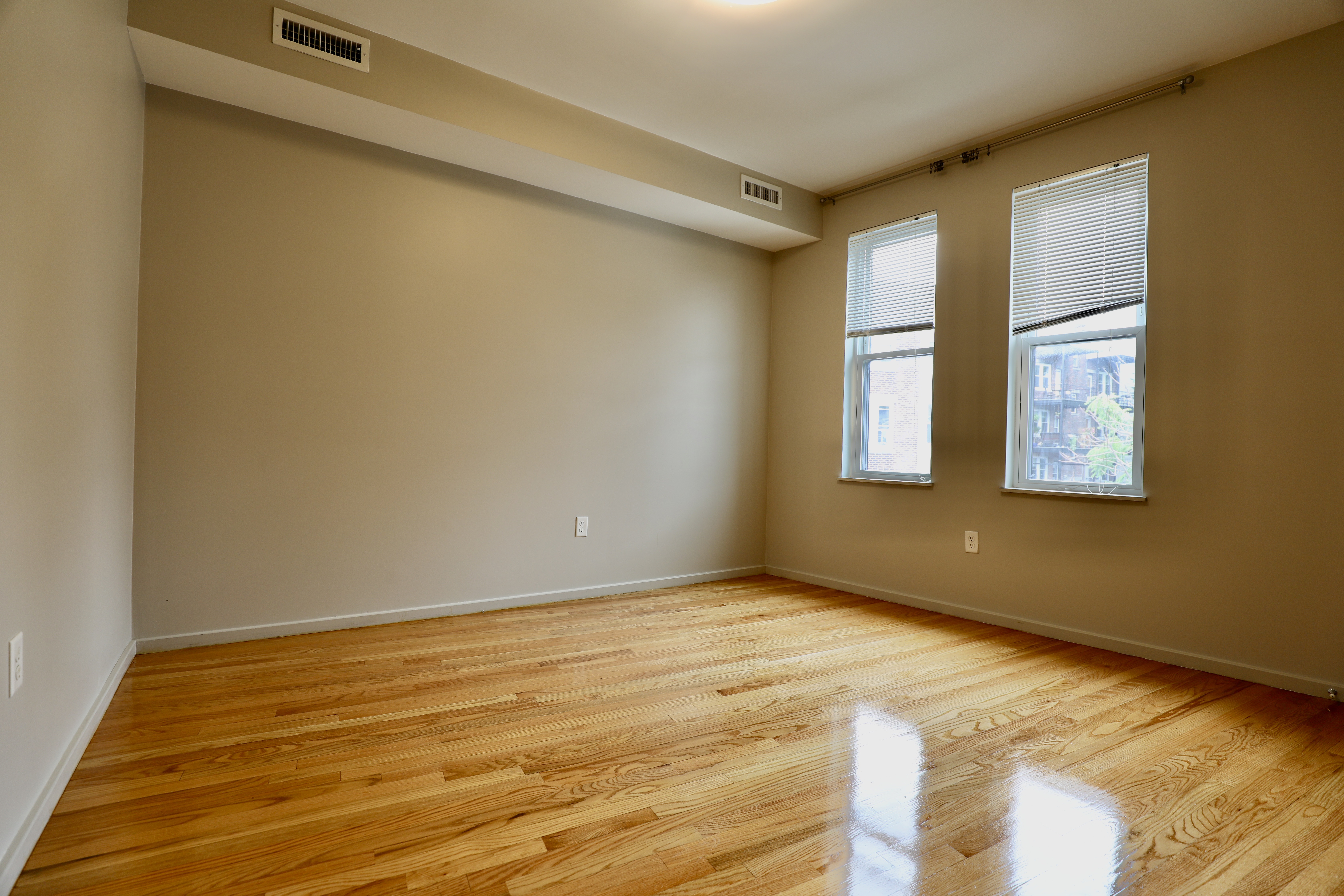 5 bed, 2.5 bath apartment for rent at 57 Glenville Ave Unit 1, Allston — photo 12 of 23