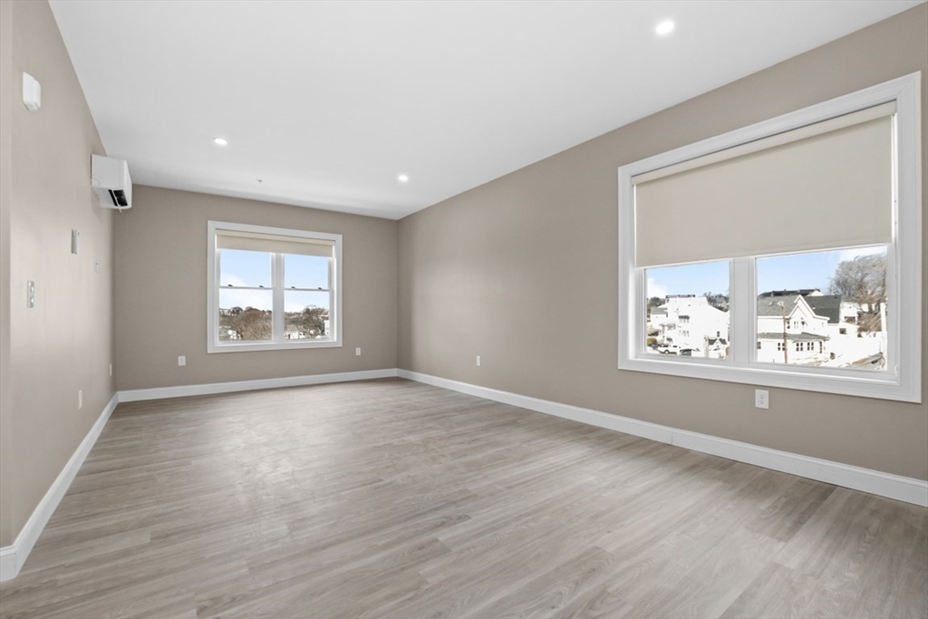 5 Washington Ave, Revere