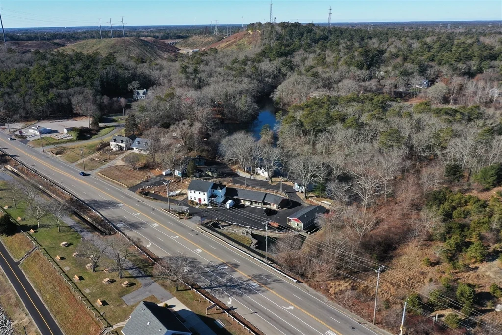 825 Scenic Hwy, Bourne