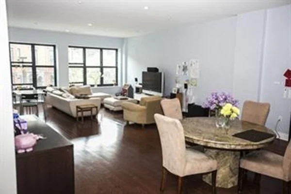 303 Columbus Ave, Back Bay