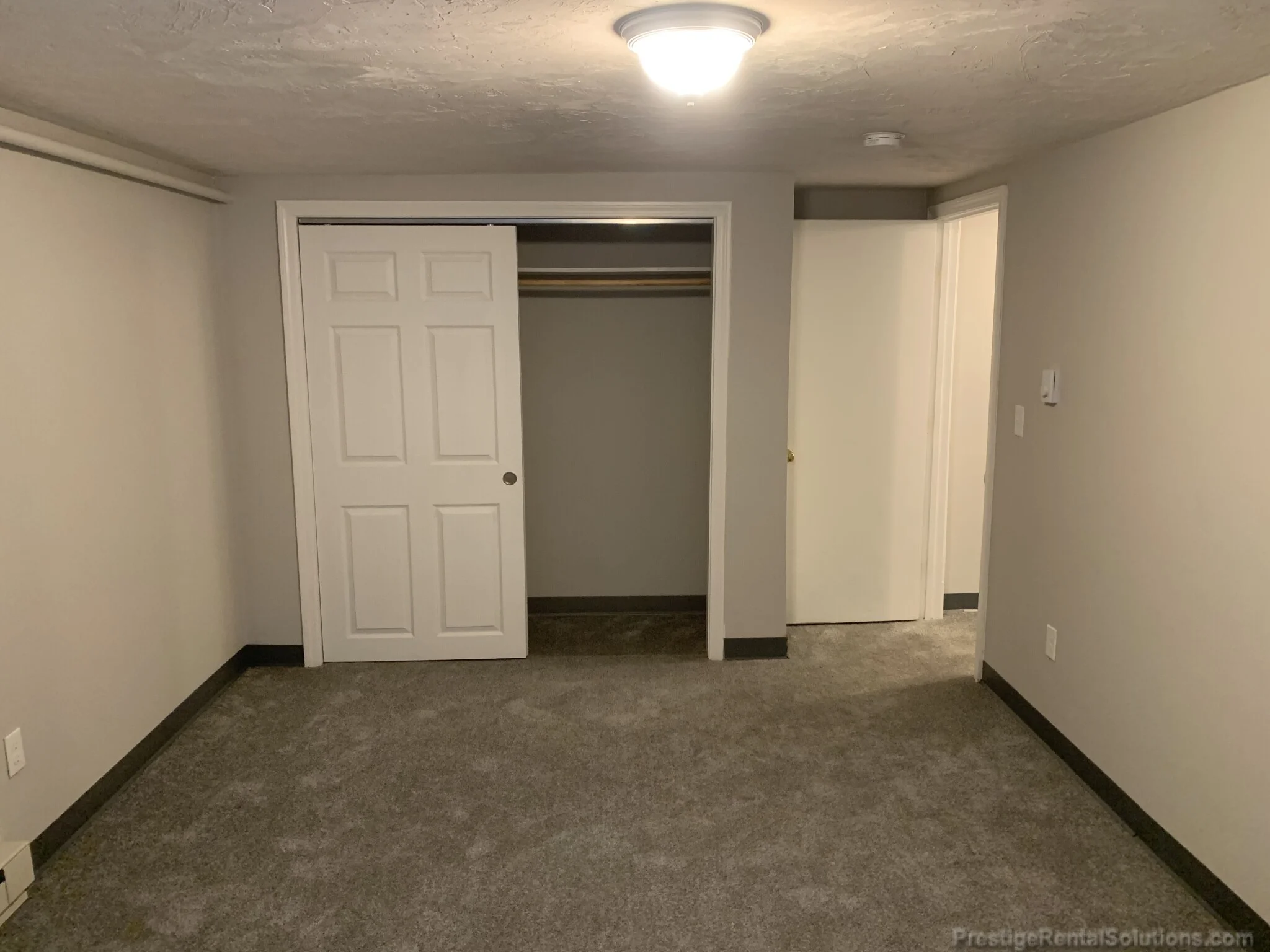 11 Willow St, Fitchburg