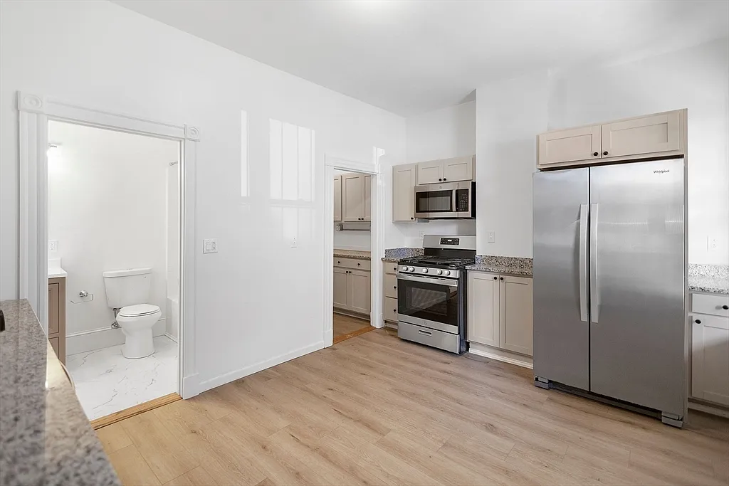 868 Huntington Ave, Coolidge Corner