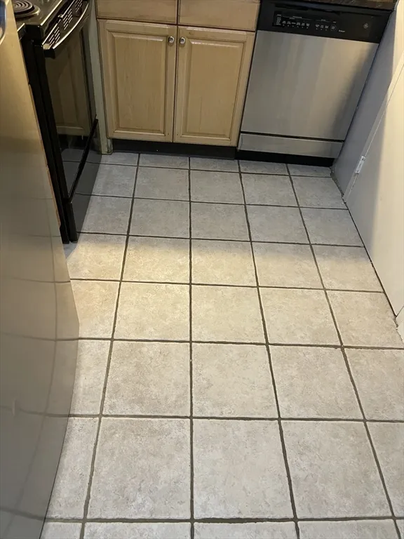 12 Woodland St, Everett