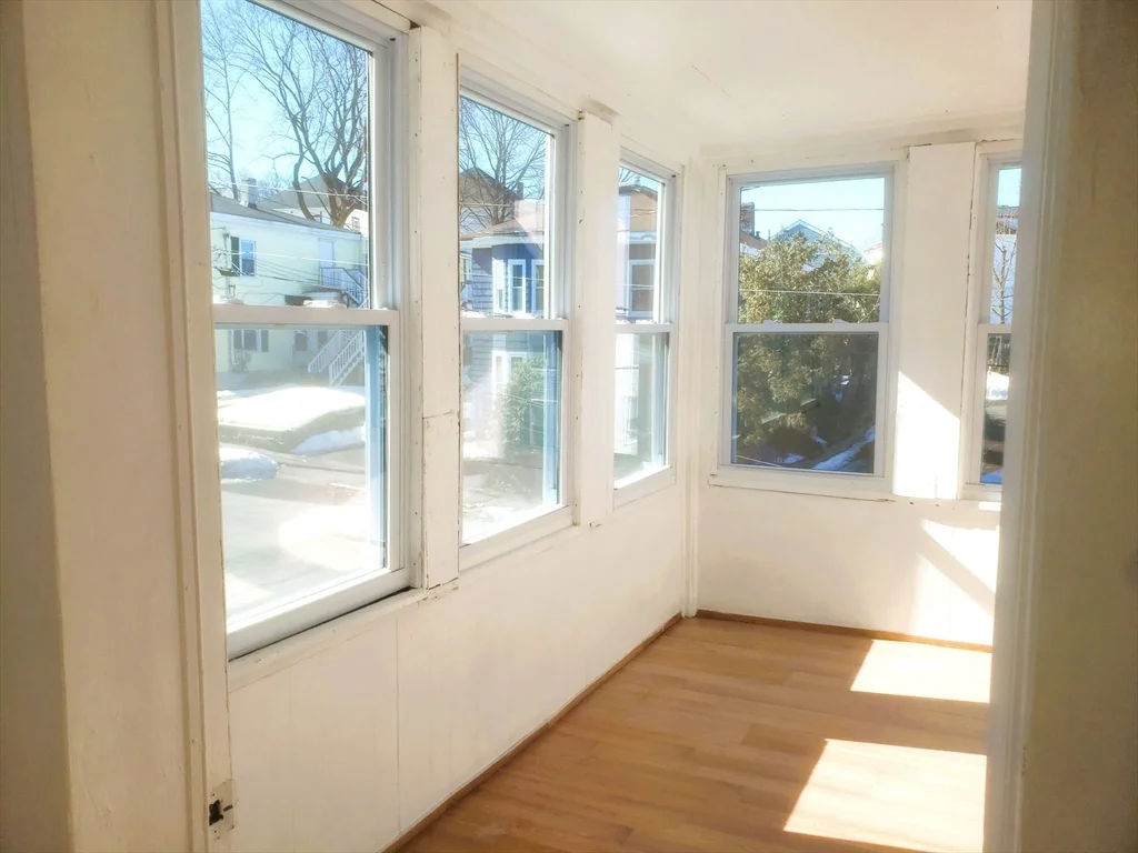 26 Arlington St, Lowell