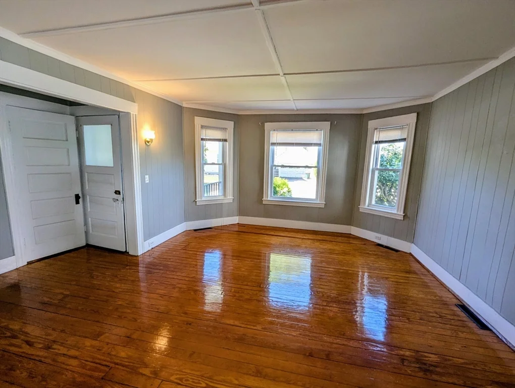 88 Crescent, Franklin