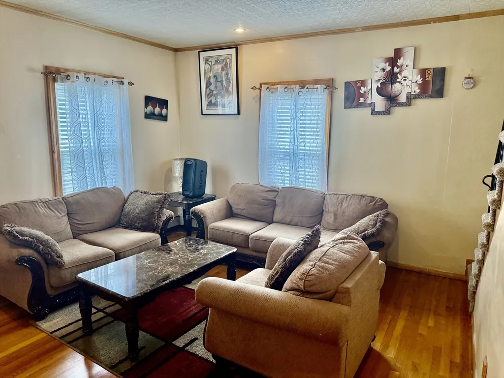 9 Newhall St, Lowell