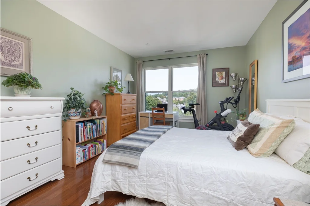 327 Centre St, Jamaica Plain