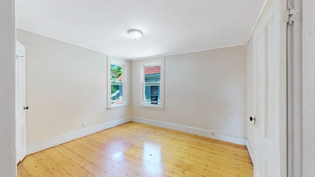 32 Thornton St, Roxbury