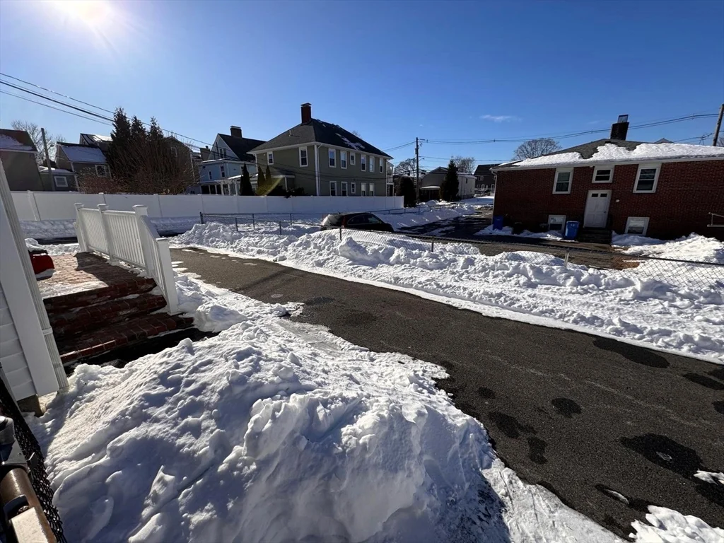 60 Cedar St, Waltham