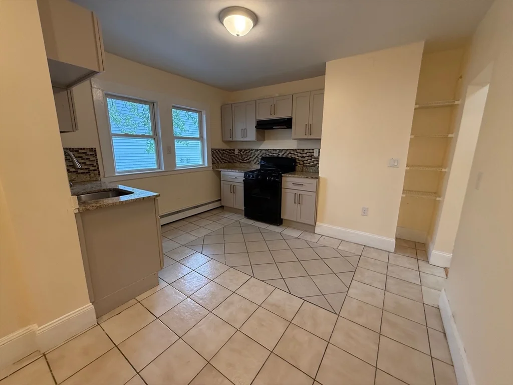 11 Dalrymple St, Jamaica Plain