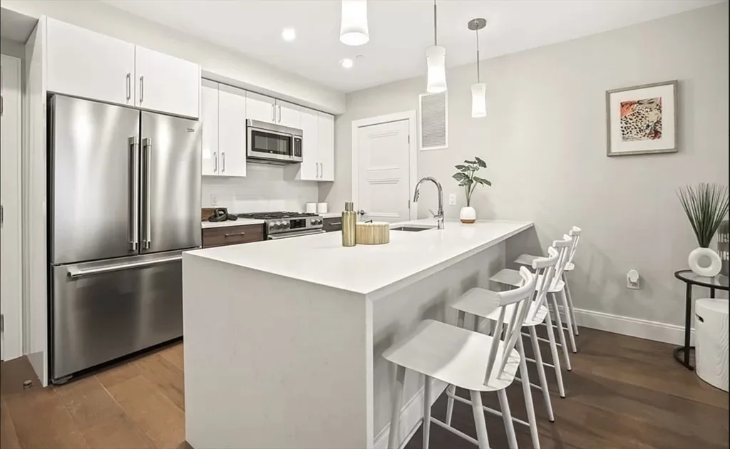 425 Lagrange St, West Roxbury
