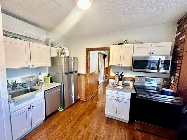 4 Garden Ct St, North End