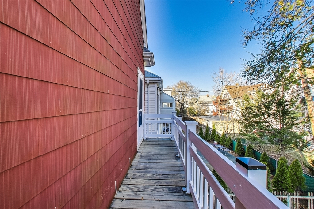 183 Powder House Blvd, West Somerville
