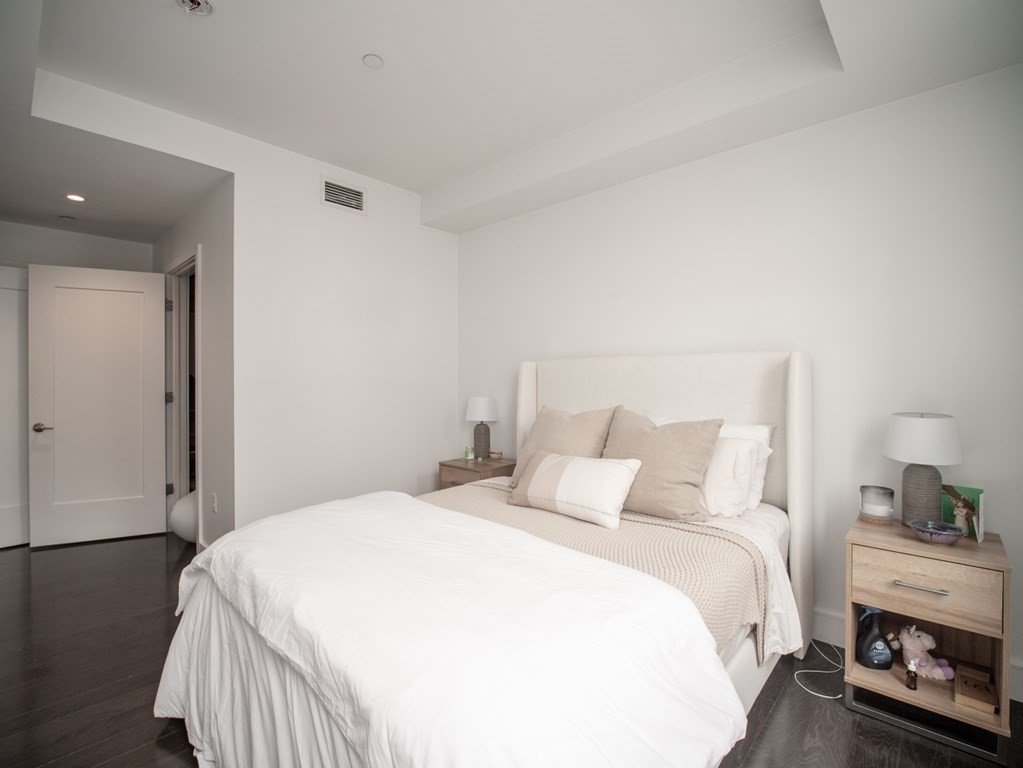 2 West 6th St, South Boston