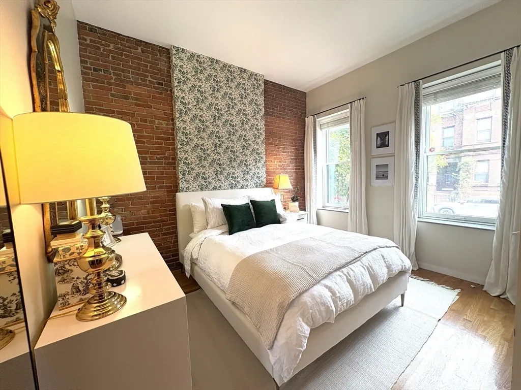 12 Cumberland St, Back Bay