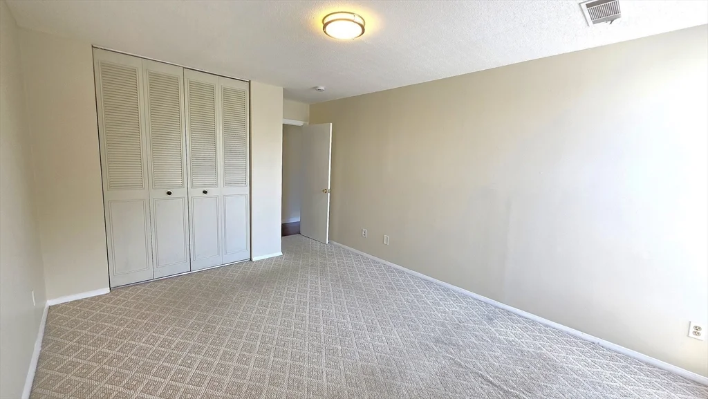 48 Shrewsbury Green Dr, Shrewsbury