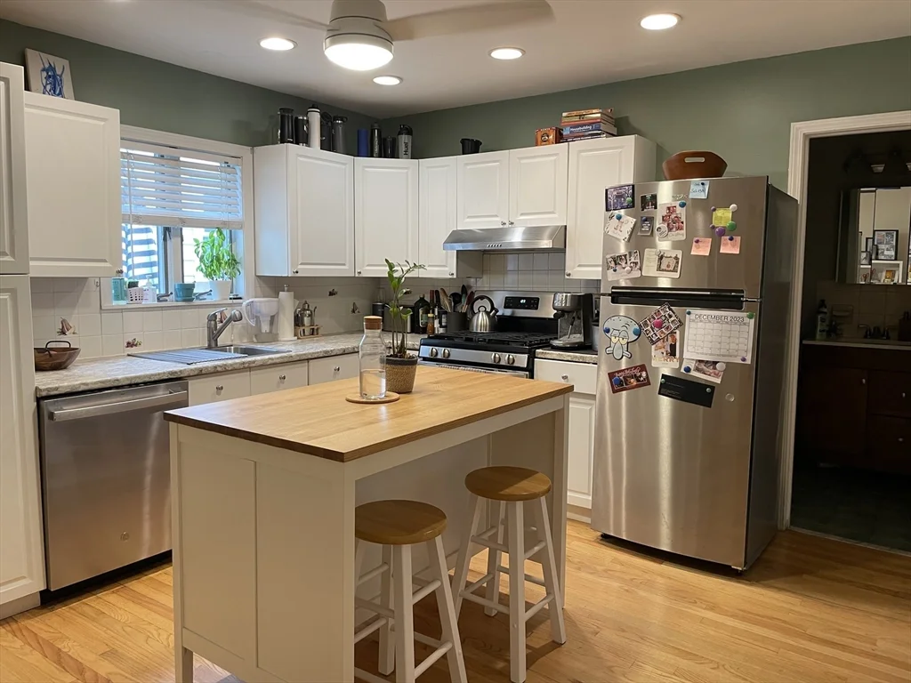 7 Richardson Ter, Magoun Square
