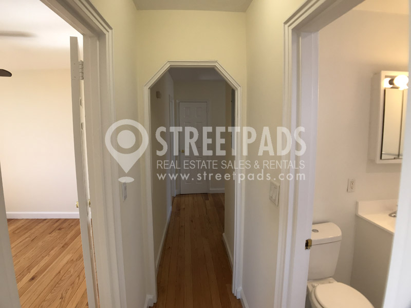 60 Brattle St, Harvard Square