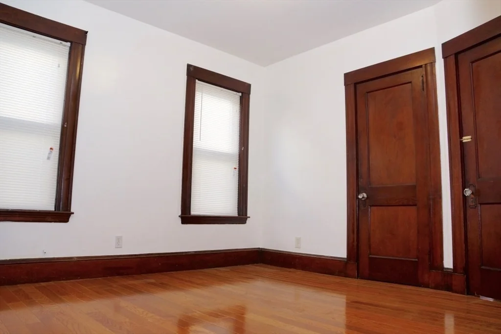 18 Indiana Ave, East Somerville