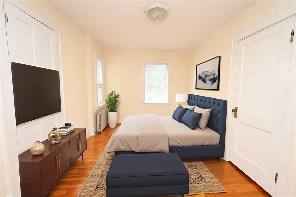 148 Neponset, Canton