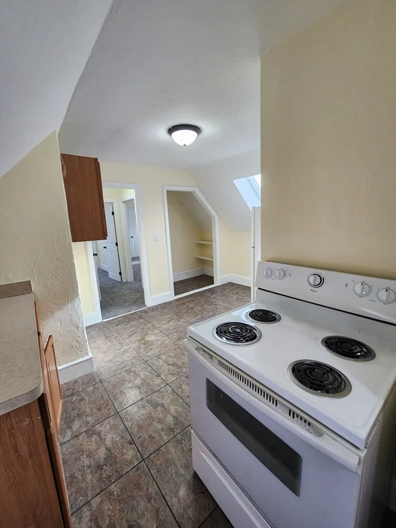 14 Everett, Middleboro