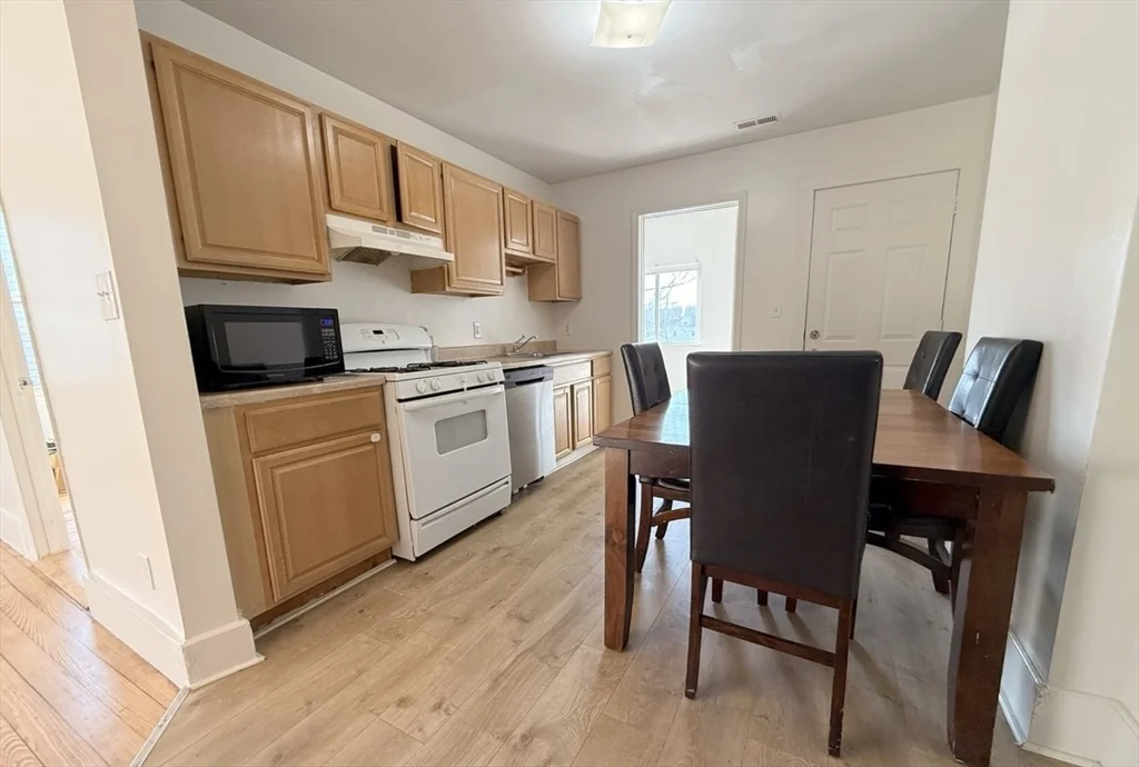 9-11 Richardson St, Faulkner