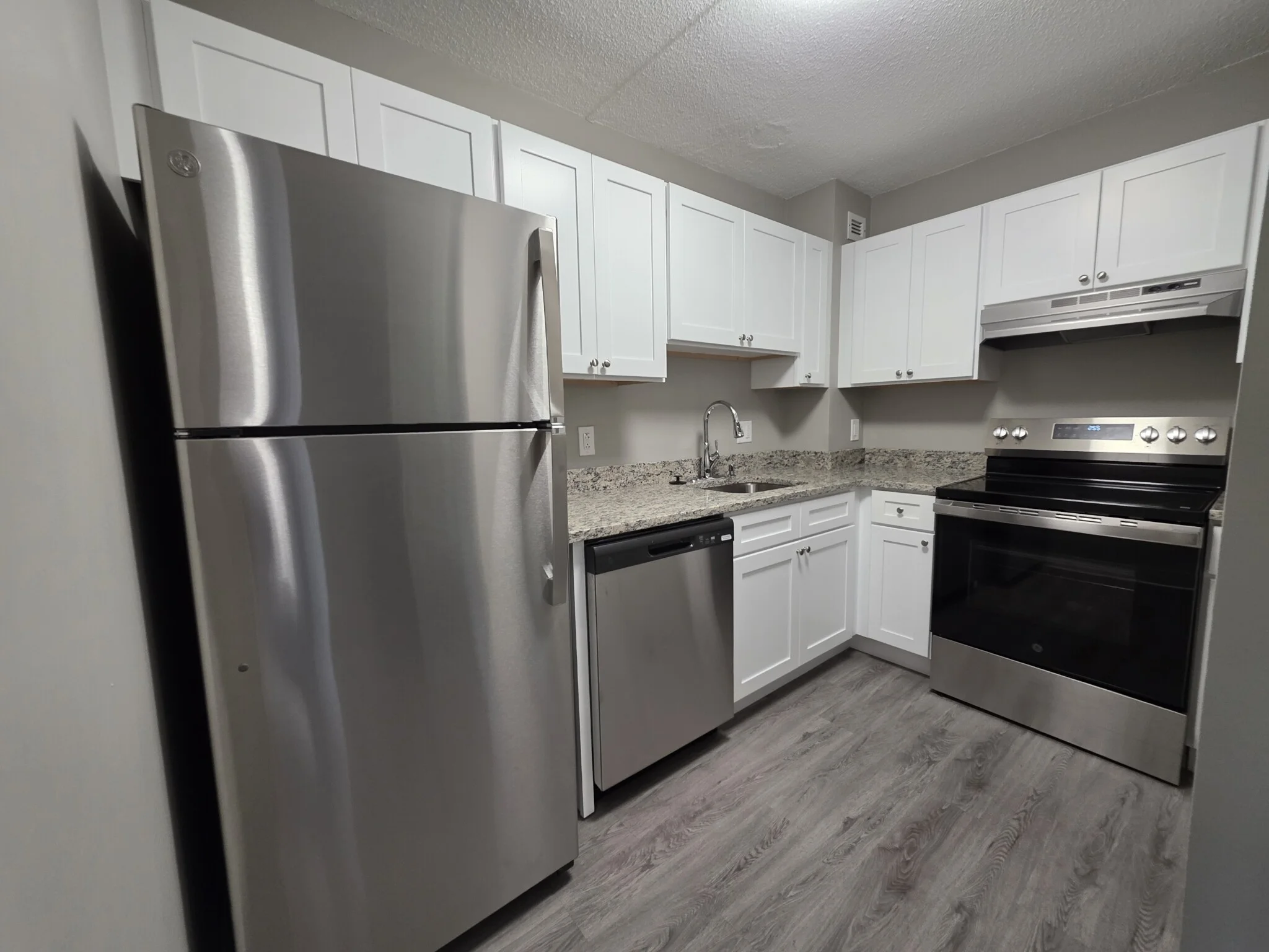 15 South Point Dr, Dorchester