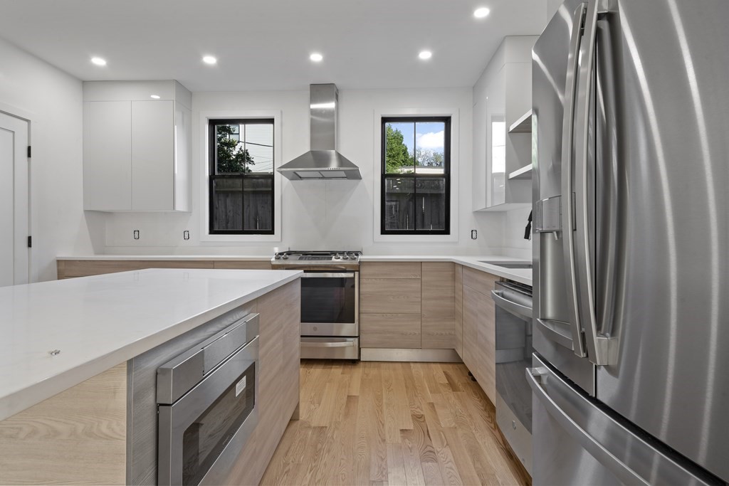 3 Pulaski Ave, South Boston