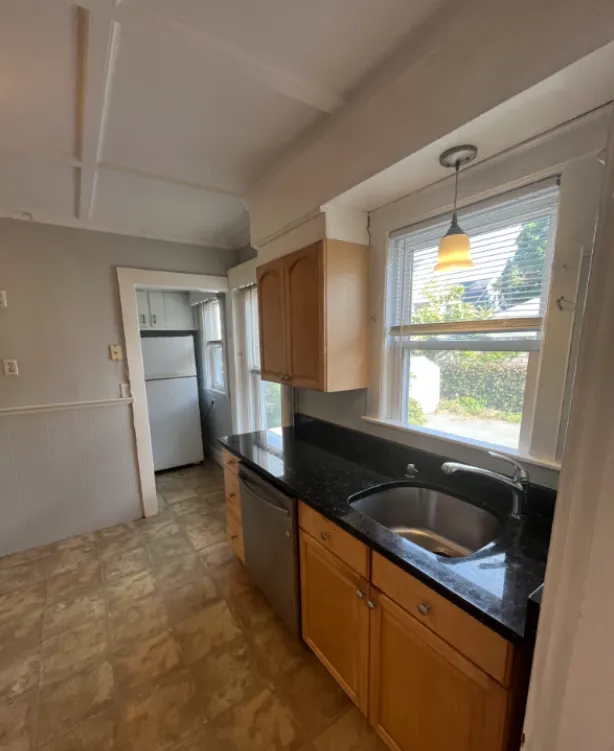 43 Orchard St, Medford