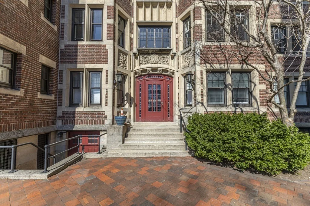 993 Memorial Dr, West Cambridge