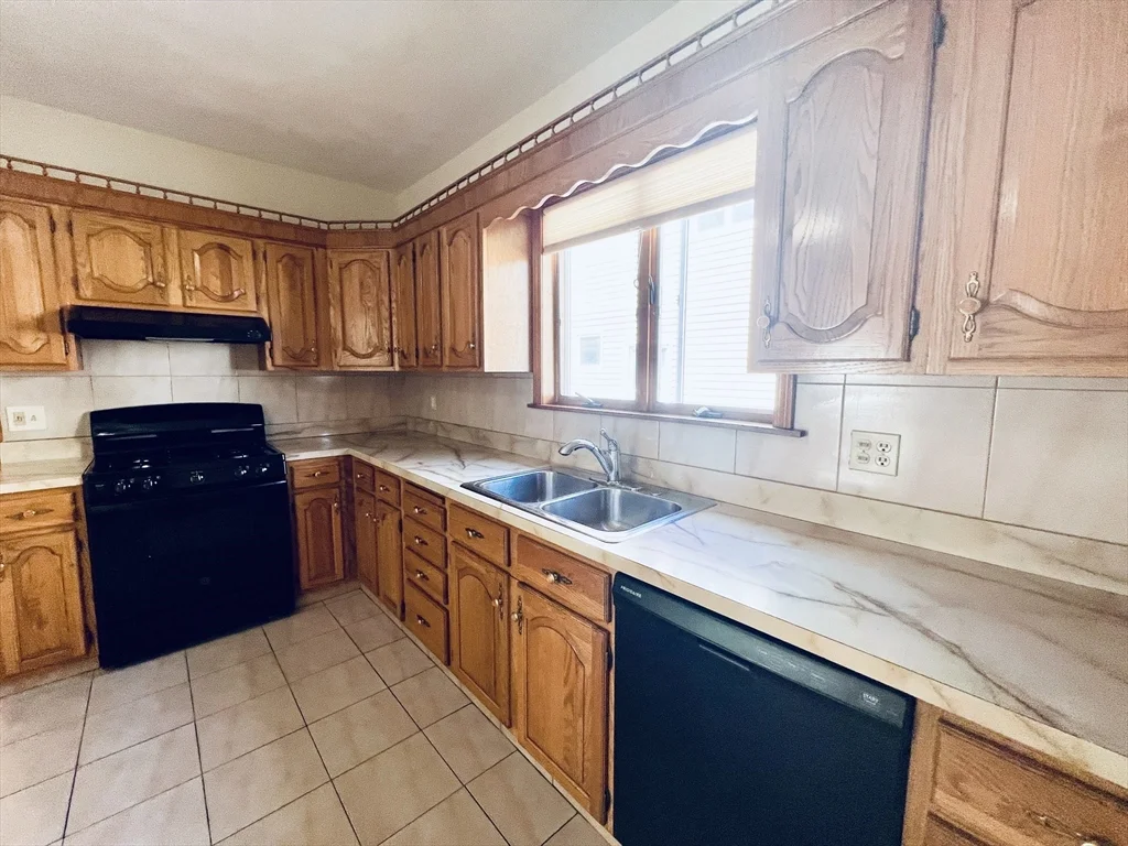 34 Medford St, Medford