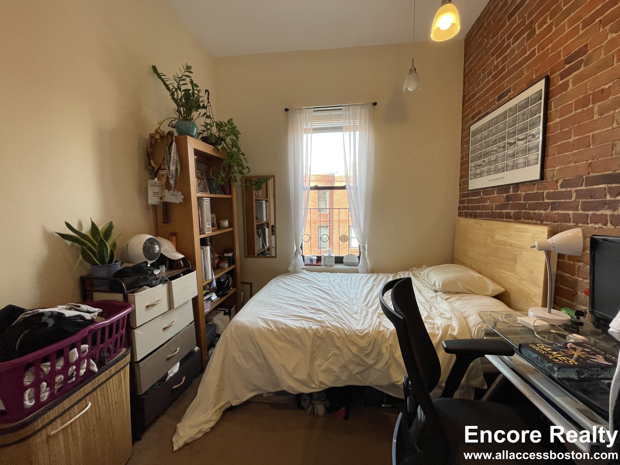 28 Symphony Rd, Fenway