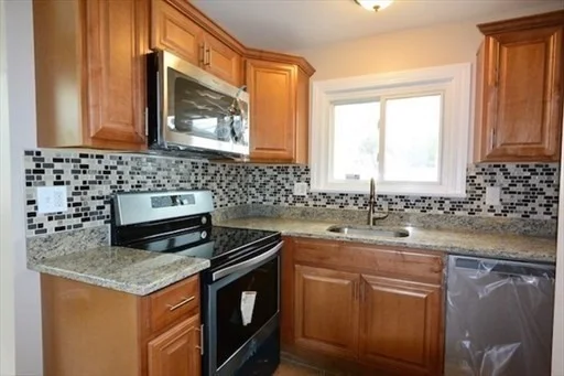 12 Eaton St, Revere