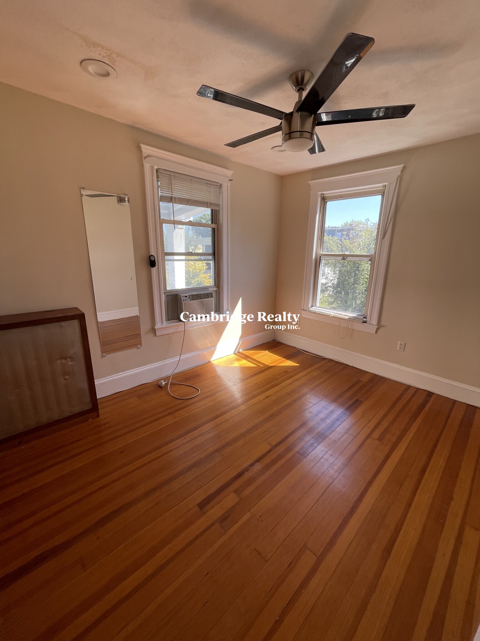 2 bed, 1 bath apartment for rent at 39 Magnus Ave Unit 2T, Ward Two — photo 10 of 24