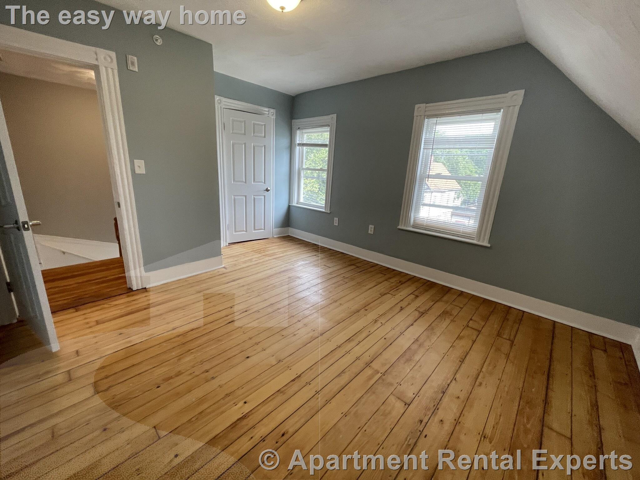 35 Cameron Ave, Davis Square