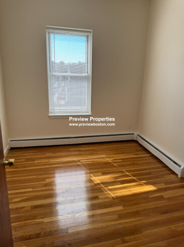 160 North Beacon St, Brighton