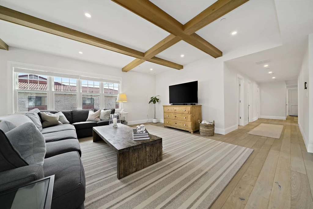 144 Linden St, Wellesley