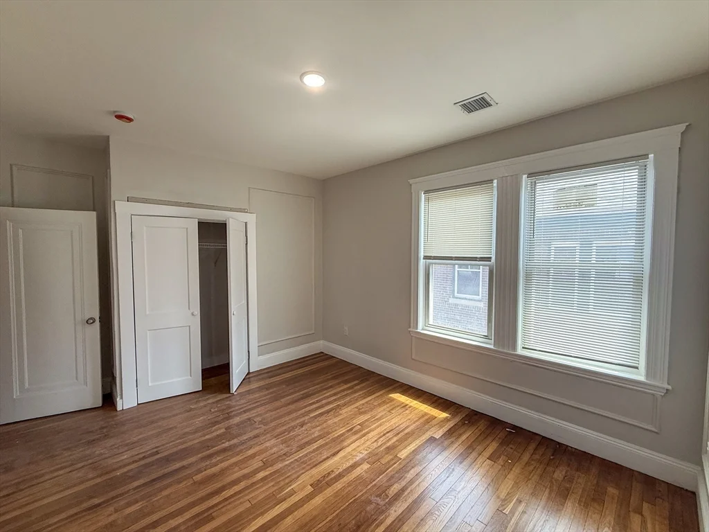 51 Pasadena, Dorchester