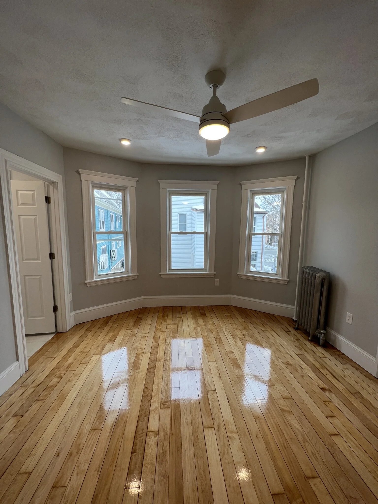 11 Burnham St, Tufts